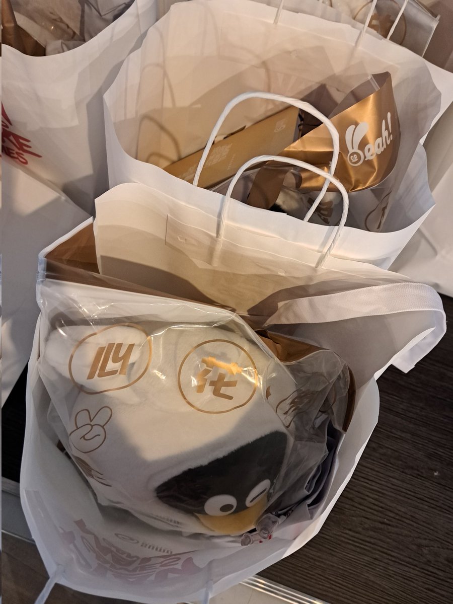 AheadP_ship's tweet photo. @SumoDigitalLtd @astreaacademies Huge congratulations to our winners from @OfficialEcco! But no one goes home empty handed today! All our aspiring game devs are keen to keep working and taking their game concepts further 🏆 💪 https://t.co/vaysdnXV0w