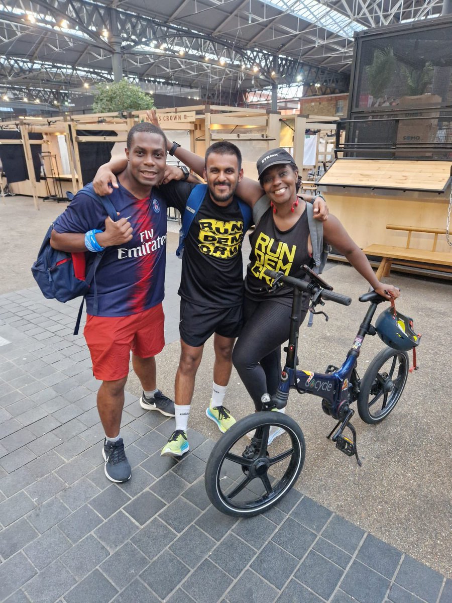 AshleyBurton_13's tweet image. Last night run with Run Dem Crew around east London. Positive energy and vibes. Track and Core presence. #Rundemcrew #runsquad #ukrunchat #runr #runchat