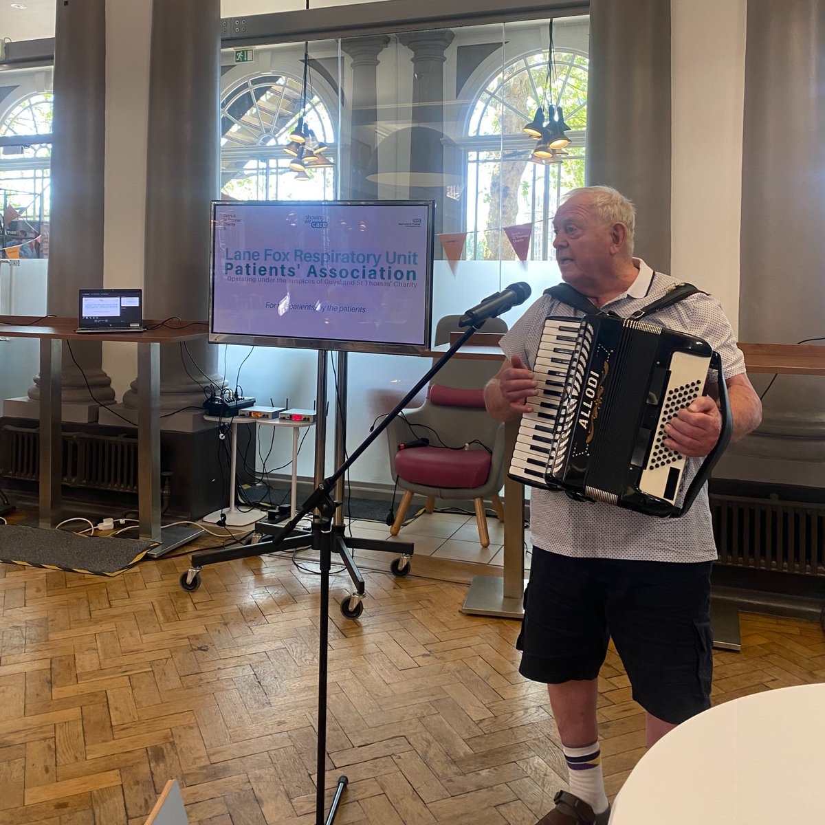 GSTTnhs's tweet photo. The Lane Fox respiratory unit patients association recently held a summer party for staff, patients and their families.

The live music included an accordion performance from a former patient who received highly specialised intensive care during the pandemic. 

1/2 https://t.co/Os1Uc92Nar