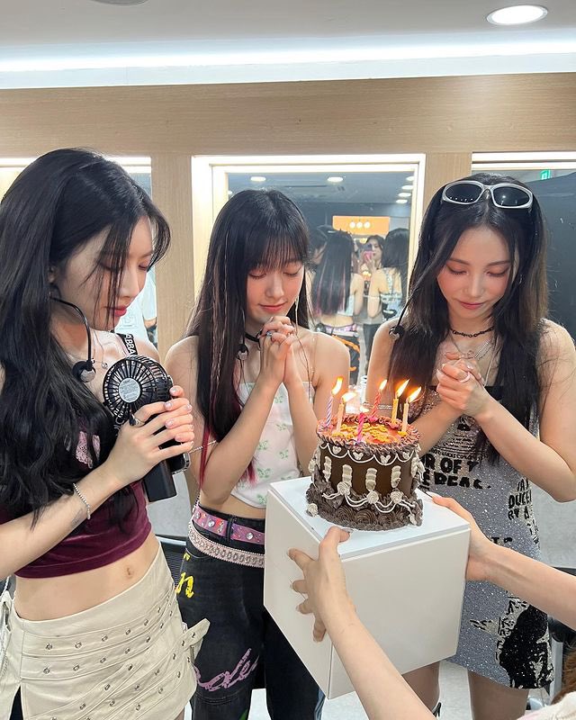 loonapress's tweet photo. [IG] 230712 #Heejin Instagram update #1

#이달의소녀 https://t.co/4Jc2md68kS