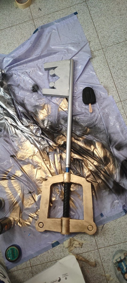 Camusandromeda's tweet photo. ¡SE PUDO! Ala, todo sequito ya 🥰, gracias @Rodbrosch por hacer la llave espada 🥰 No hay Mickey Mouse porque no lo encuentro 😔 he revisado todo pero no quiere aparecer, me voy a marcar un Aqua cuando aparezca 🤣 "Llegas tarde... 🤣" El helado no curó a tiempo 😔 https://t.co/T8PV5pgx9N