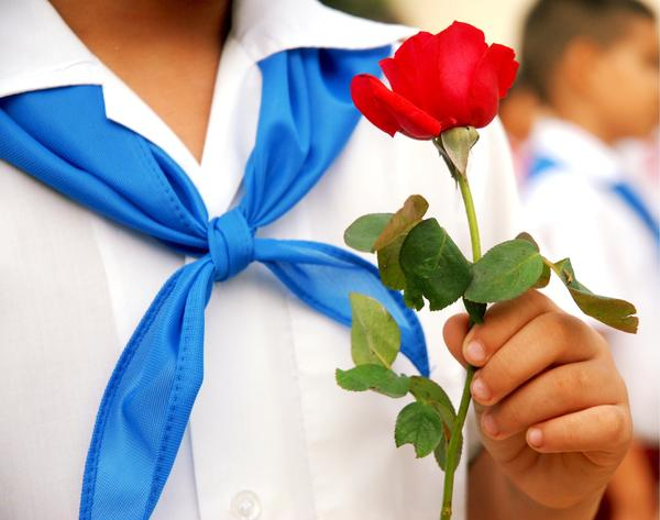 🔴"¡Y nosotros queremos que todos los niños sean felices! 
Para que los  niños sean felices se ha luchado, para que los niños sean felices han  tenido que dar su vida muchos patriotas, desde Martí, Maceo y todos los  que han muerto".⚫️

#ConCubaNoTeMetas