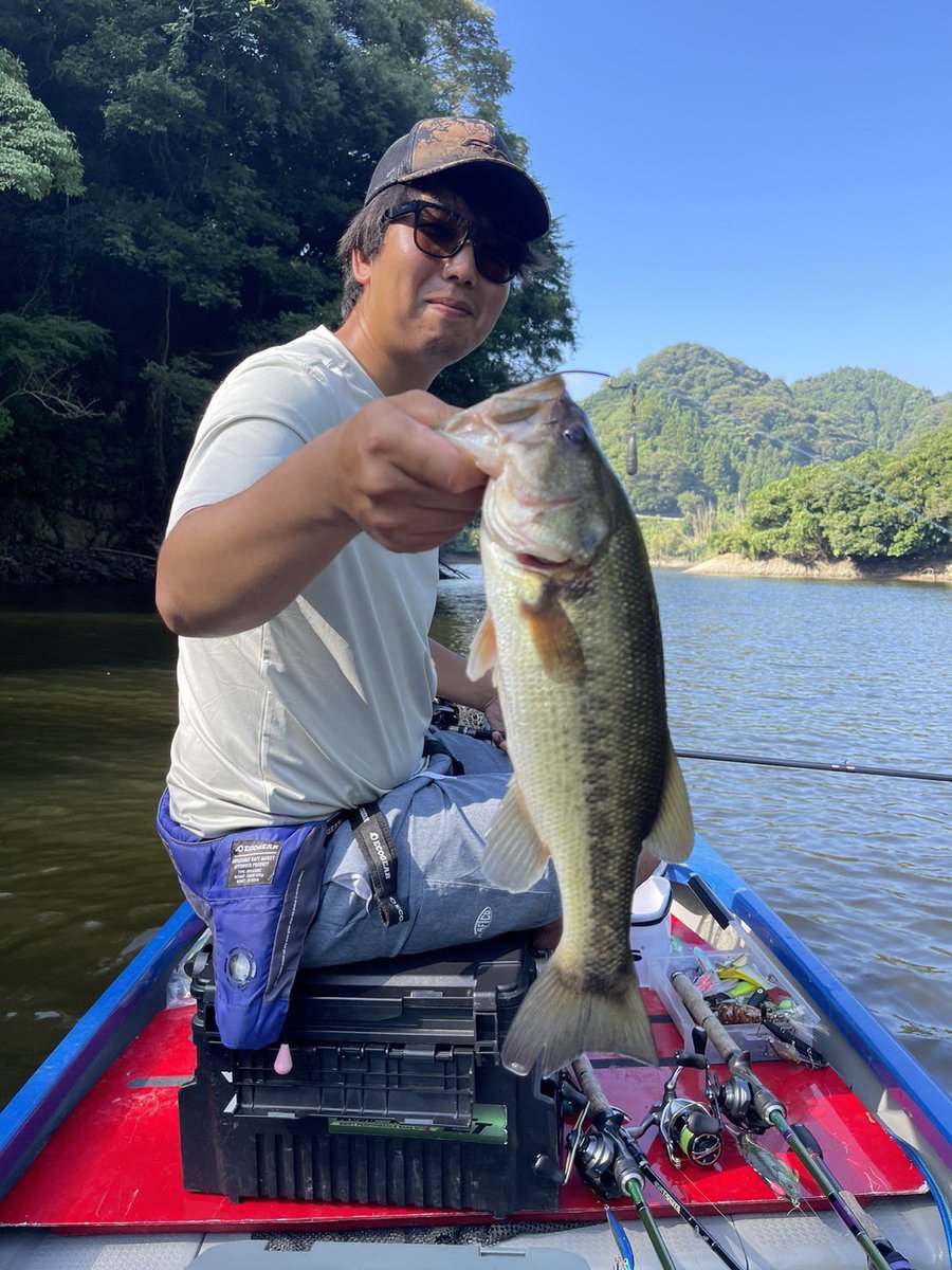 ty9426's tweet photo. 今日は戸面原ダム
午前中はマルチシャッド、オームEX！！
午後からは名無しのミミズのネコリグで連発し10本以上！！
次回はサイズを狙いに！！
#SIGNAL
#DRANCKRAZY
#WALKERWALKER
#SDGMarine https://t.co/O8lnMrNipC