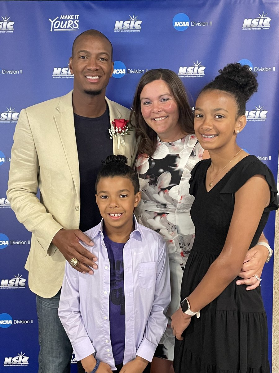 JenFlowers's tweet photo. A special night for @FlowersJonte last night - inducted into the NSIC HOF. I love the excitement the kids had for dad - he’s showing them what can happen when you love something, set goals, and work tirelessly in pursuit of those goals. Proud of you babe 💜 https://t.co/0MURf3pkPR