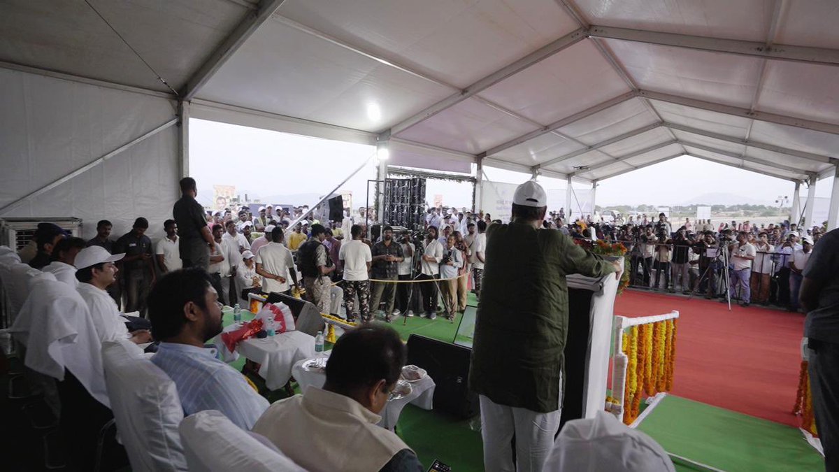 Launched the Nationwide Tree Plantation Drive in the presence of Andhra Pradesh R &amp; B Minister Shri D Ramalingeswara Rao Ji, Tirupati MP Shri <a href="/GuruMYSRCP/">Maddila Gurumoorthy</a> Ji, and other higher officials at Kothapalem Village, situated along the Renigunta to Naidupeta section of NH-71 in Andhra
