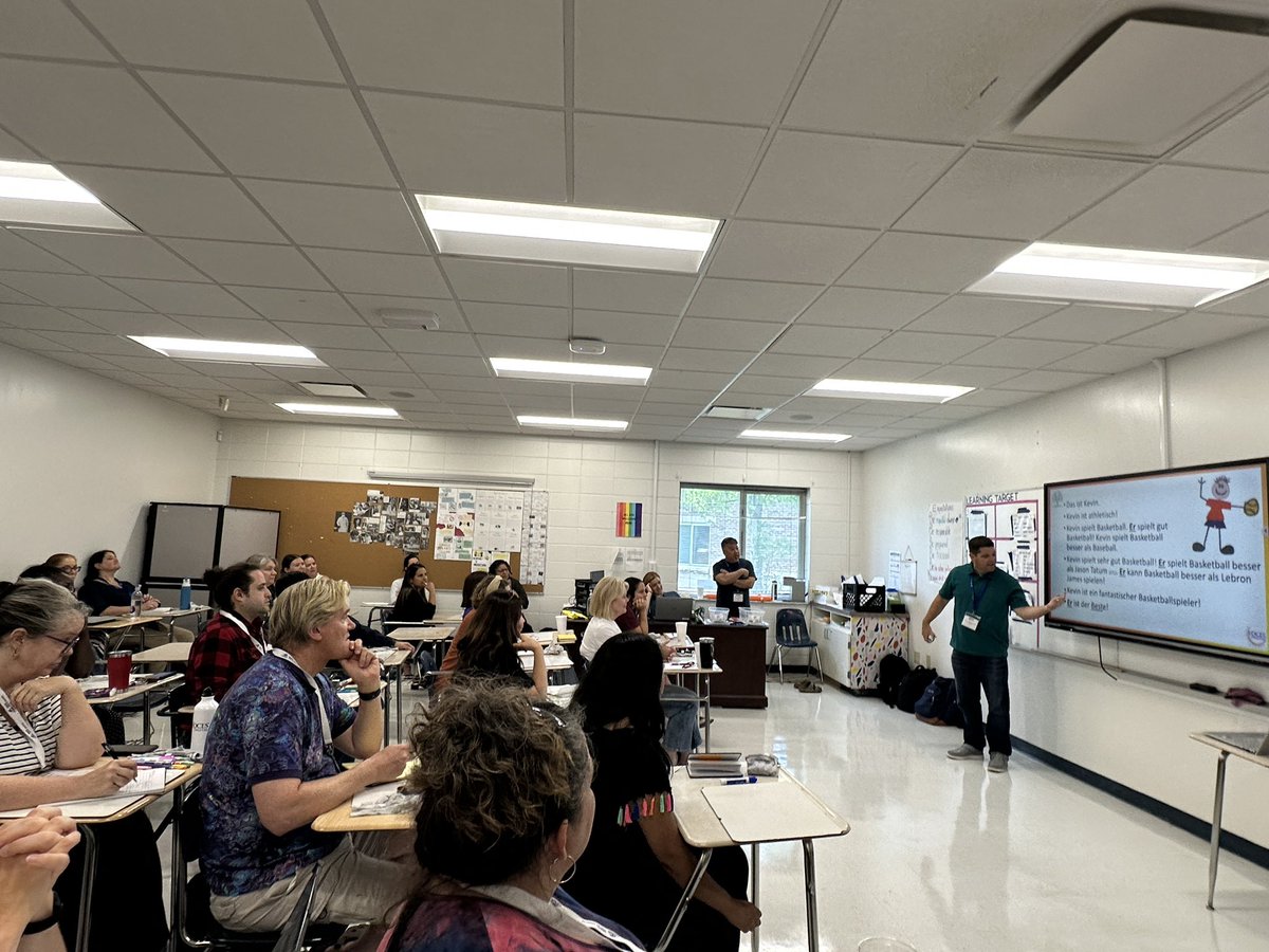 Teacher-trainer Coach <a href="/e_r_richards/">Eric Richards</a>  of Team Volcano aka Level 2 Cohort has us immersed in a German lesson. #CISummit23 at @CISUMMIT23