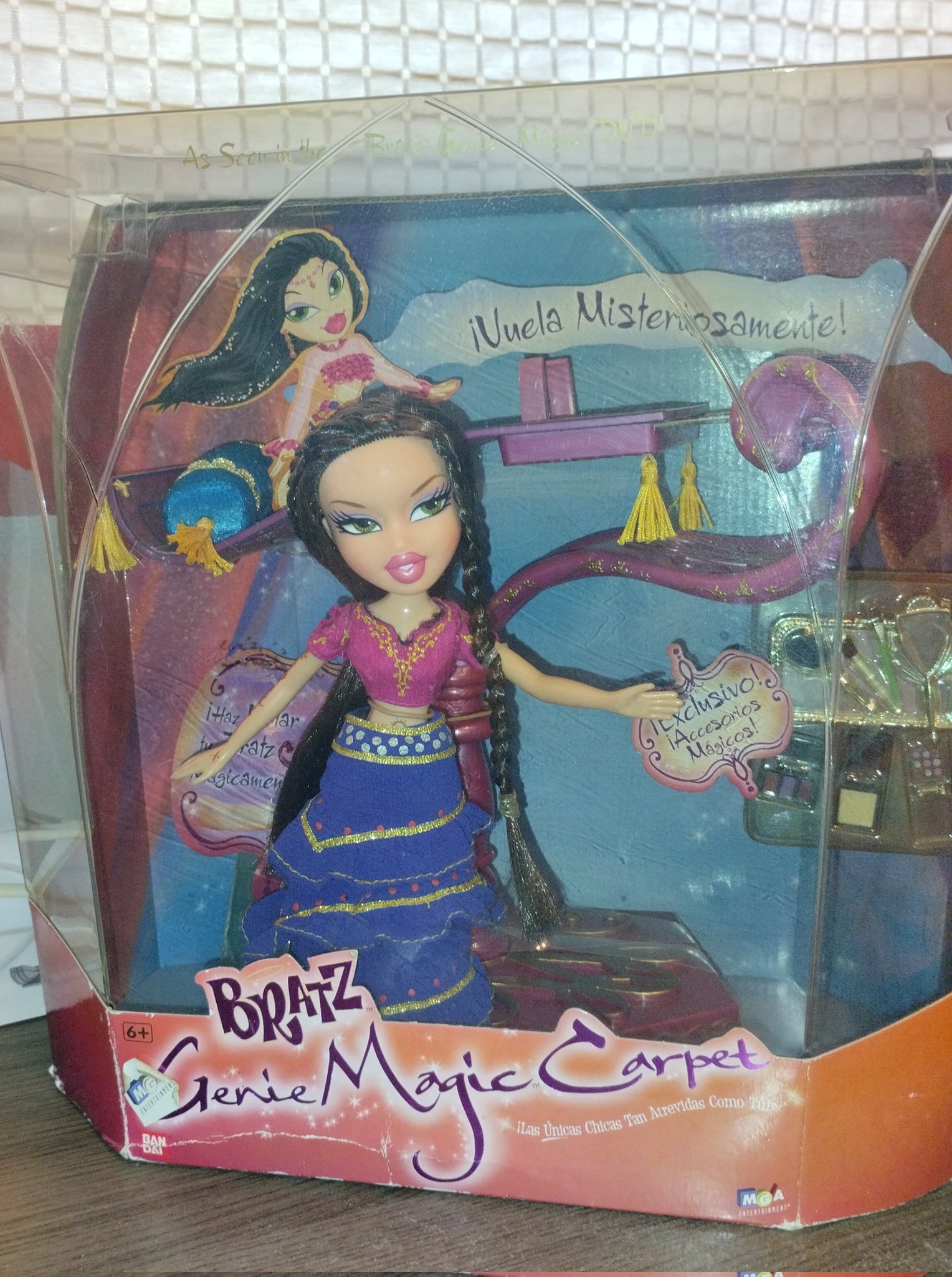 Chico Muñeca™ on X: Just got the Bratz Genie Magic Carpet with Katia  having Cloe's clothes in the mail does anyone knows anything?   / X