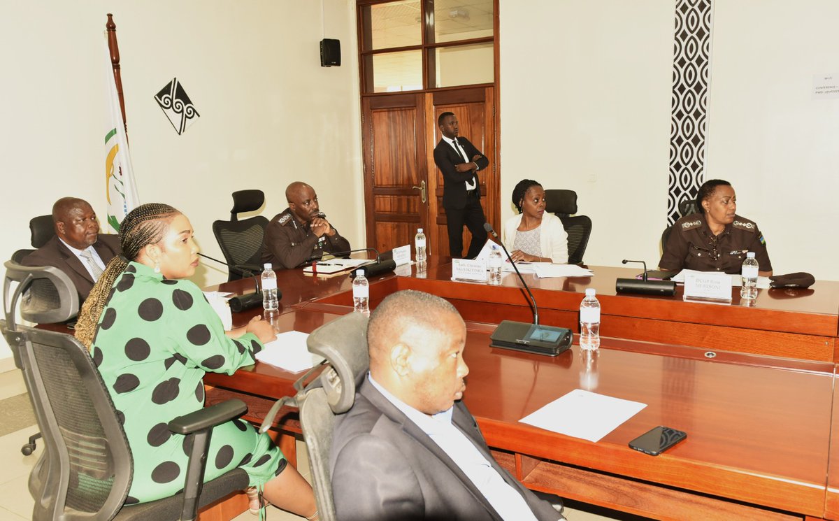 RCS_Rwanda's tweet photo. Today, July 12 2023, in RCS Headquarters, the Commissioner General of RCS CGP Evariste MURENZI received a delegation from Kingdom of ESWATINI, led by the Hon. chief justice Bheki MAPHALALA. The purpose of the visit was a learning visit on overview of Rwanda Correctional Service, https://t.co/rSkqqsralO