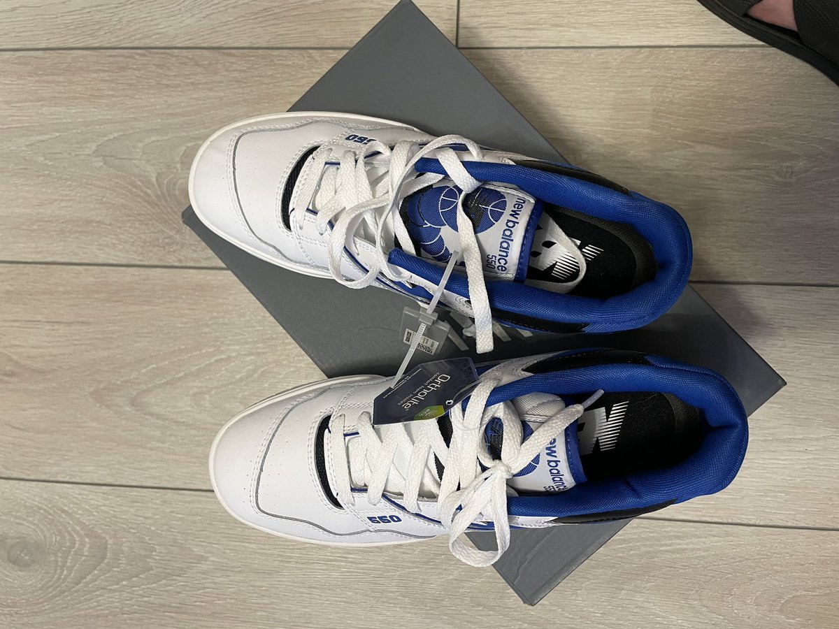 vanyakka's tweet photo. Продаю New Balance 550😍
100% оригинал, Не пойзон, заказывал за 113 долларов Farfeth-ем из США в казахстан и отправил в Якутск для продажи, все документы покажу. Размер 42EU, 26,5cm, 8,5, на стопу 27см подойдет. 
Не подошел размер🥲
Цена: 8999р

Репост плес🙏🏻 https://t.co/VUcYra2iy6