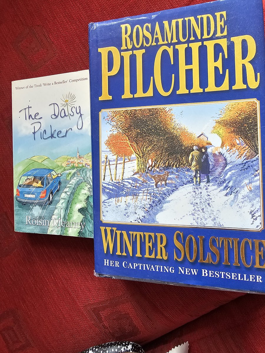 2 well written books, about relationships, with beautiful descriptions of the locations, transporting the reader to a different space and time. #TheDaisyPicker by @roisinmeaney #WinterSolstice by #RosamundePilcher #BooksWorthReading #HaleyEyrePhotos