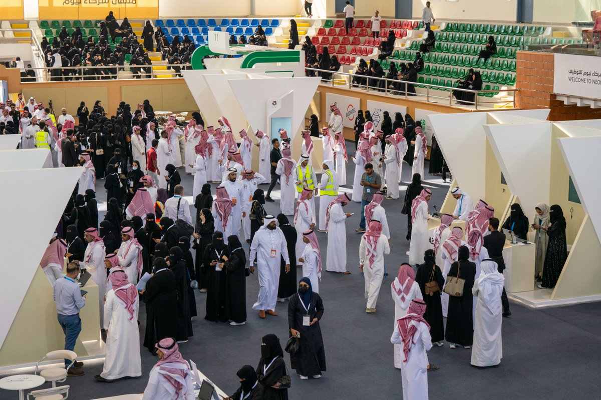 NEOM_CSR's tweet photo. انطلاق فعاليات اليوم الأول من #ملتقى_شركاء_نيوم_للتوظيف الهادف لتمكين طاقاتنا الوطنية الشابة في سوق العمل ومساعدتهم على بدء مسيرة وظيفية واعدة. https://t.co/Y3AtigykXW