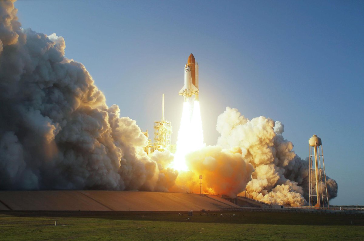 🚀 Blast from the past! On February 24 in 2011, Space Shuttle Discovery soared on its final mission. With 39 missions in 27 years and 365 days in orbit, Discovery left an indelible mark! 🌠🛰️

#ThrowbackThursday #SpaceShuttleDiscovery #SpaceExploration