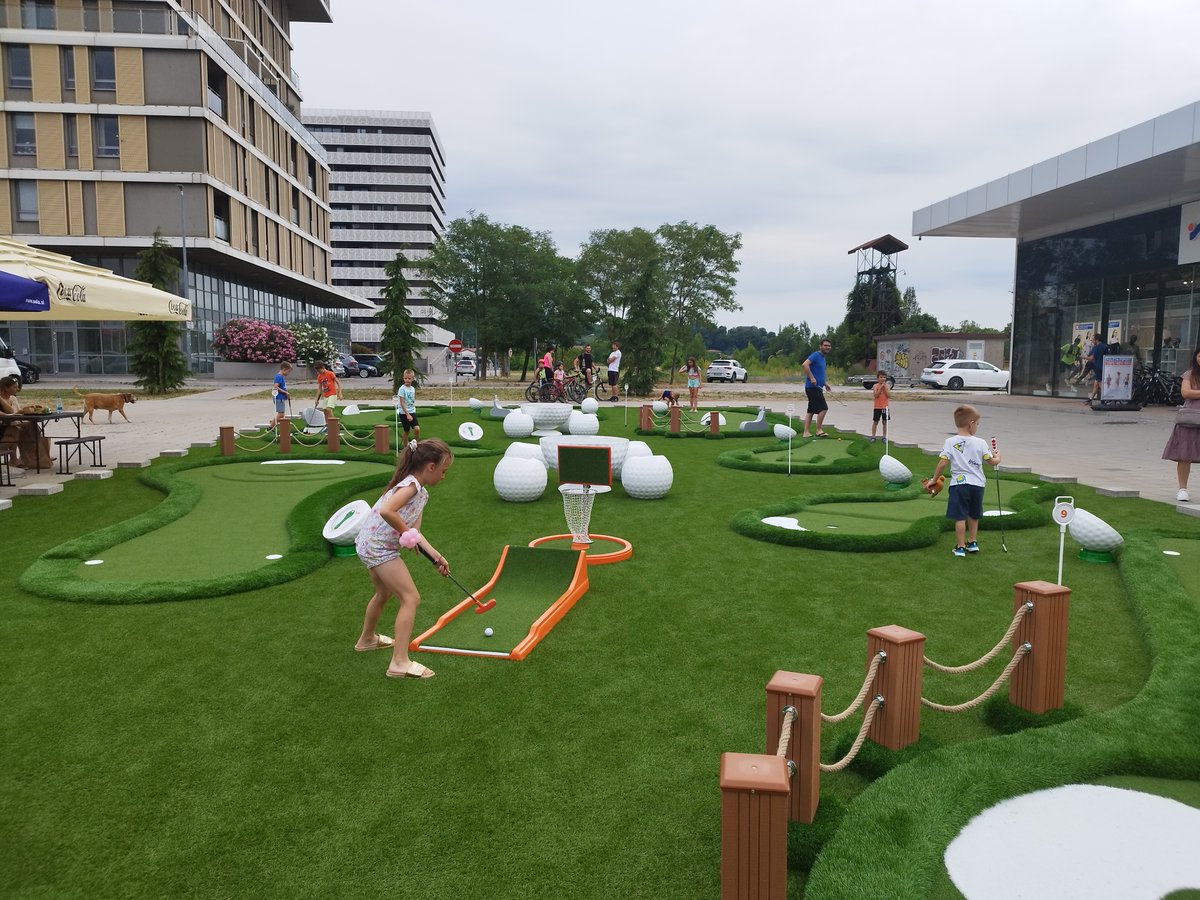 Minigolf35 tweet media