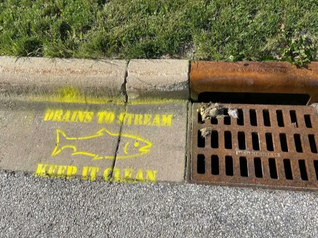 Looking for a fun outdoor volunteer project? Help the EAC educate our community about what storm water pollution is and ways to prevent it by signing up to do some storm drain stenciling Friday, July 14 from 2-4pm. Sign up here: buff.ly/3NoQ1Ss #WatershedWednesday