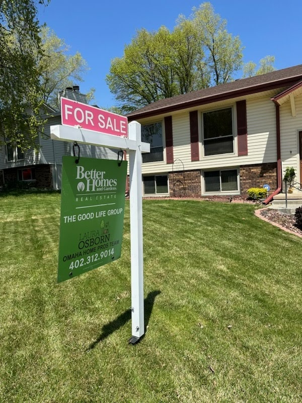 LauraOsborn's tweet photo. 3720 Lookingglass Dr. house closed yesterday.
From For Sale to Sold! Congratulations to my sellers as they move on to their next adventure. 

#sold #closed #spokenfor #lauraosborn #omahahomeprosteam https://t.co/mTGDT2jha8