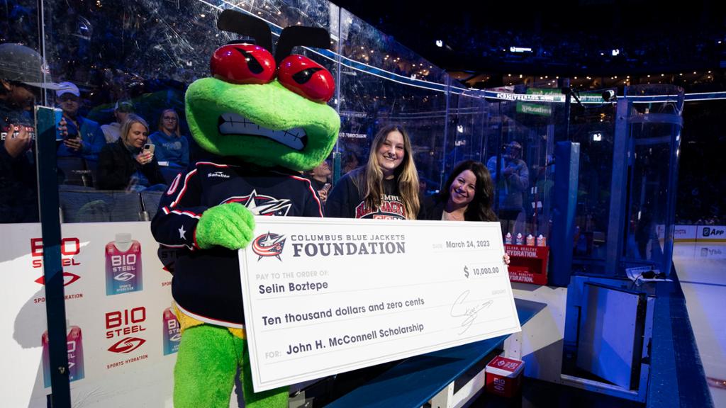 OHSAASports's tweet photo. Groveport Madison's Selin Boztepe is the 2023 recipient of the John H. McConnell Scholarship, a $10,000 award for one high school senior each school year who stands out in the areas of character, leadership and work in the community.

FULL STORY: https://t.co/epQRCq9MRy https://t.co/tPnW5APmEZ
