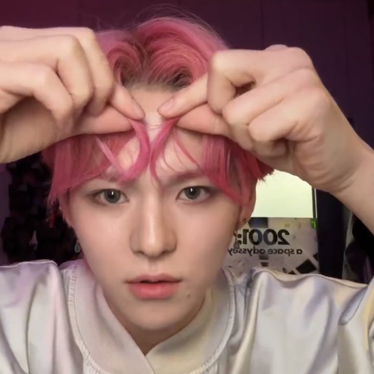 matetsushi's tweet photo. yoshi and asahi's heart using their hair 🤧 https://t.co/UwwPMFwW3w