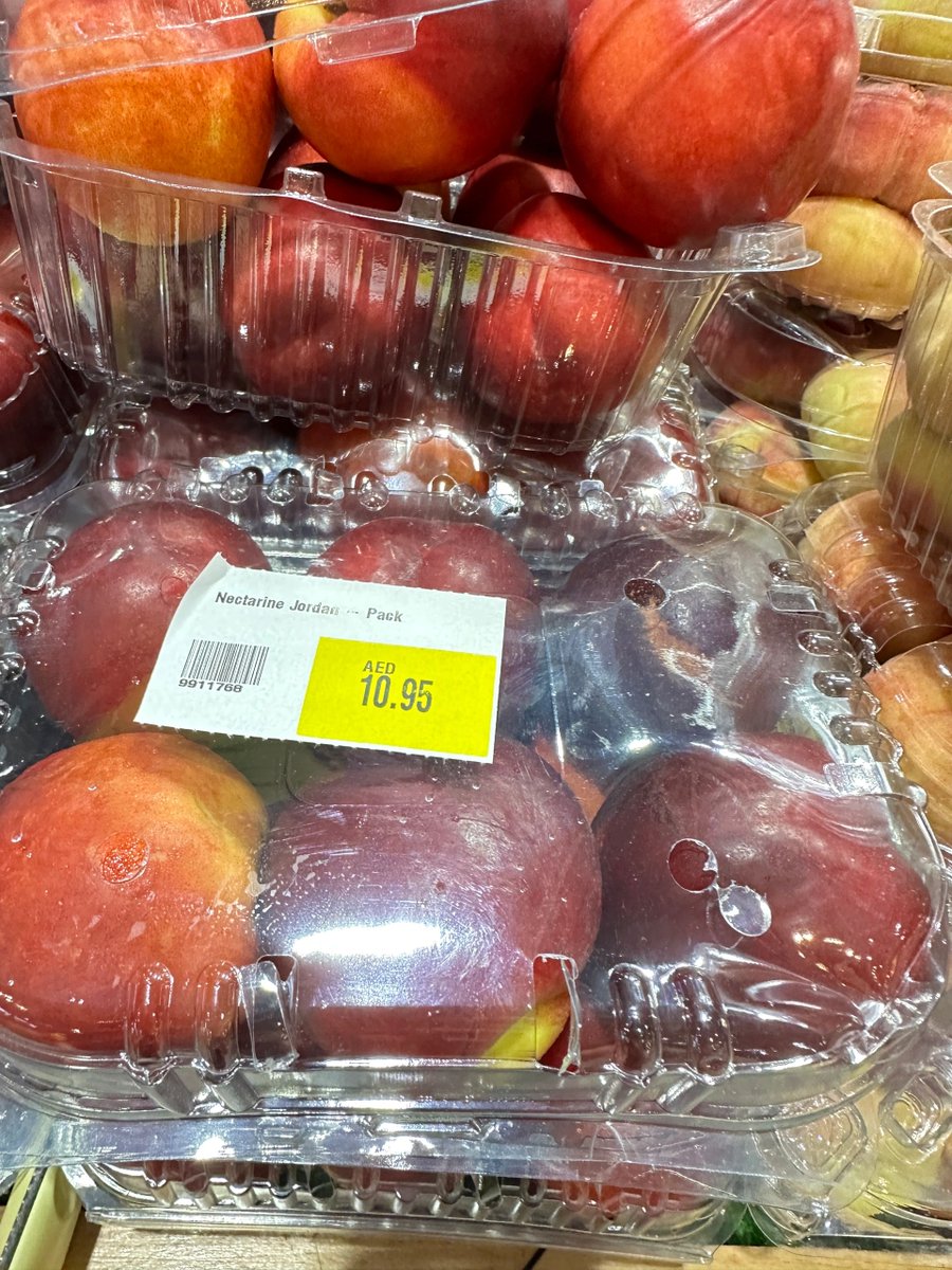 Peaches are so cheap today!