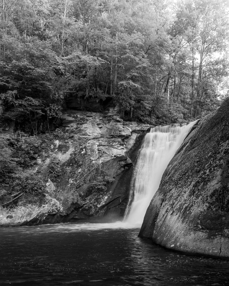 TMSkyHumPhoto's tweet image. Elk River Falls, NC. #blackandwhitephotography #photography #landscapephotography