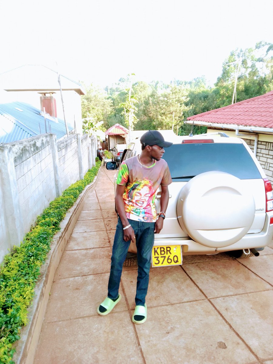 SnatcherVon's tweet image. Snatcher von chilling in Ogembo 💯💯....I like this place burl some 🥷 wanna trip .....ops I wonder ...I keep that m_tal...am f-ck with that oki-ga"s dudes