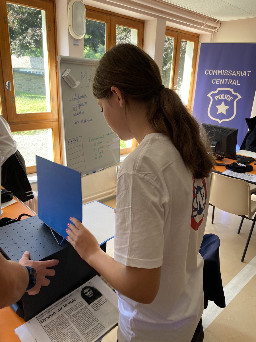 EstLGADDICTION's tweet photo. 👩 Une équipe de choc 100% féminine qui se déplace jusque dans le #Cantal pour sensibiliser les jeunes du @snujemengage aux dangers de la route.

🚗 🍻 Avec @GADDICTIONfr on parle #alcool, #stupefiants mais aussi de solutions pour passer une bonne soirée en toute sécurité. https://t.co/WoUvYqed1D