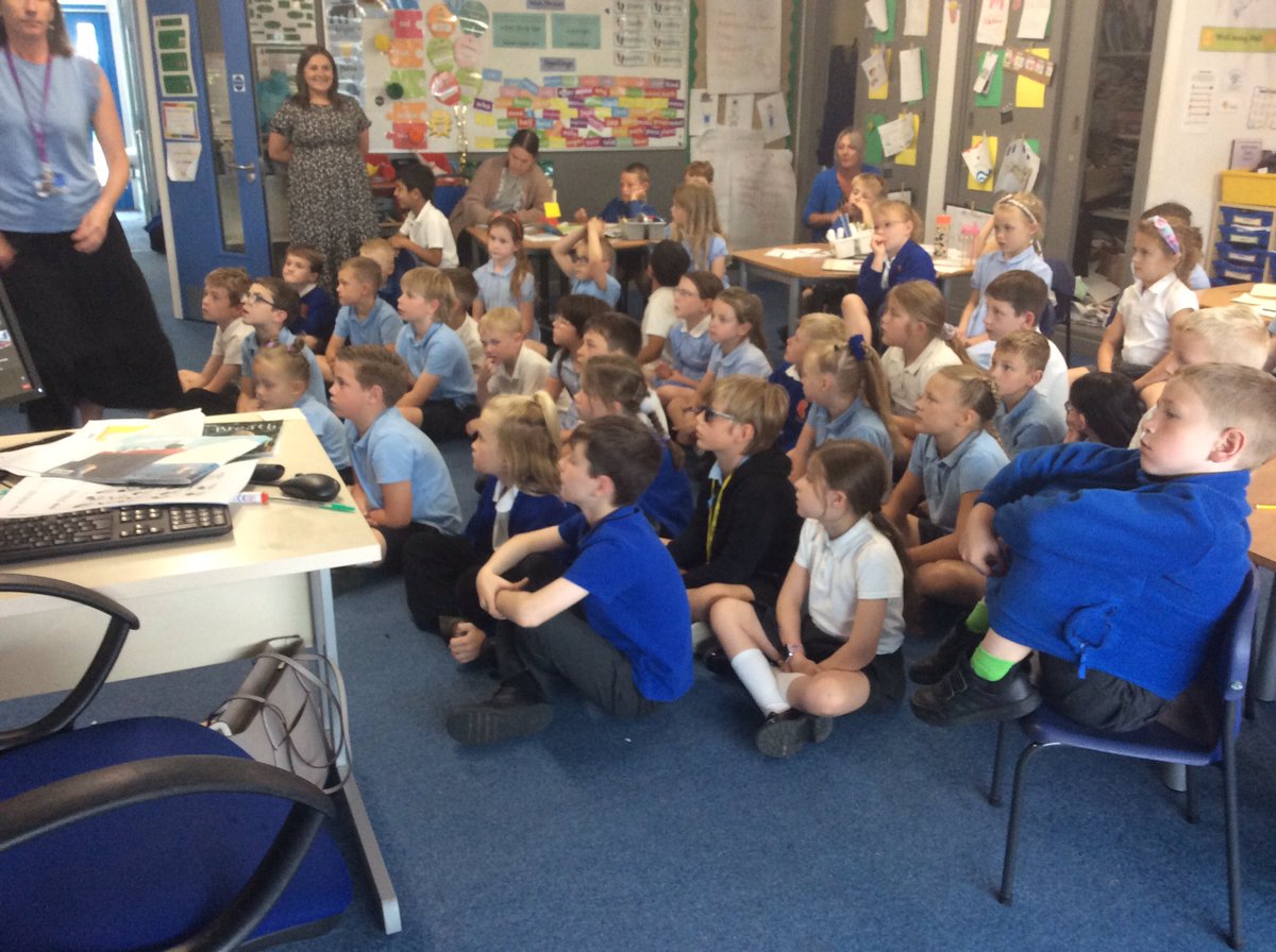 PatPriAcad's tweet photo. Year 3 and Year 2 have been preparing for moving year groups in September by joining in another wonderful @LyftaEd live. It was great to hear Jasmin’s story about adapting to change when she moved from Finland to Somaliland. #PatYear3 #PatYear2 #PatPSHE #PatLyfta https://t.co/2Jv6S2RCat