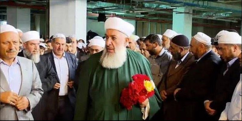 berratjk's tweet photo. İnna lillah veinna ileyhi raciun..
Alimin ölümü alemin ölümüdür.
Menzil Şeyhi, Seyyid Abdulbaki El-Hüseyni vefat etti.

Allah Teala rahmet eylesin mekanı cennet makamı âli olsun... https://t.co/tURA6Yr7MI