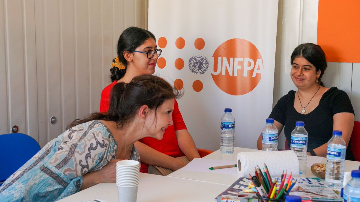 We are on the field in #Samandağ to support the young people to heal the wounds of the #earthquake. @UNFPA Goodwill Ambassador @AshleyJudd visited our Youth Center serving in containers with the support of @StatePRM after the earthquake.