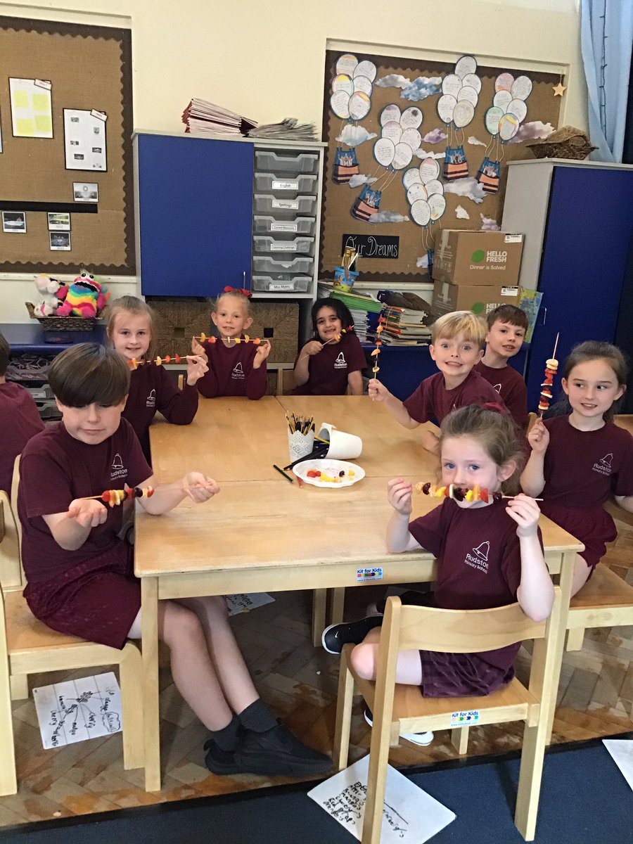We loved making our fruit kebabs as part of our DT project! #RudstonDT 🍒🍇🍓🍎🍊🍌🥭