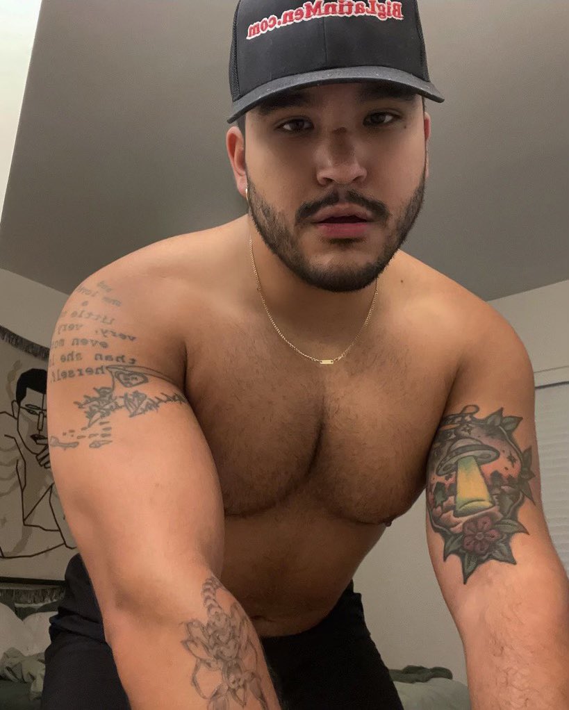 floriconlabel's tweet photo. 🥵🔥🥩 @awpuprecito in our biglatinmen trucker hat, now restocked in the shop https://t.co/5LhySJpx17
