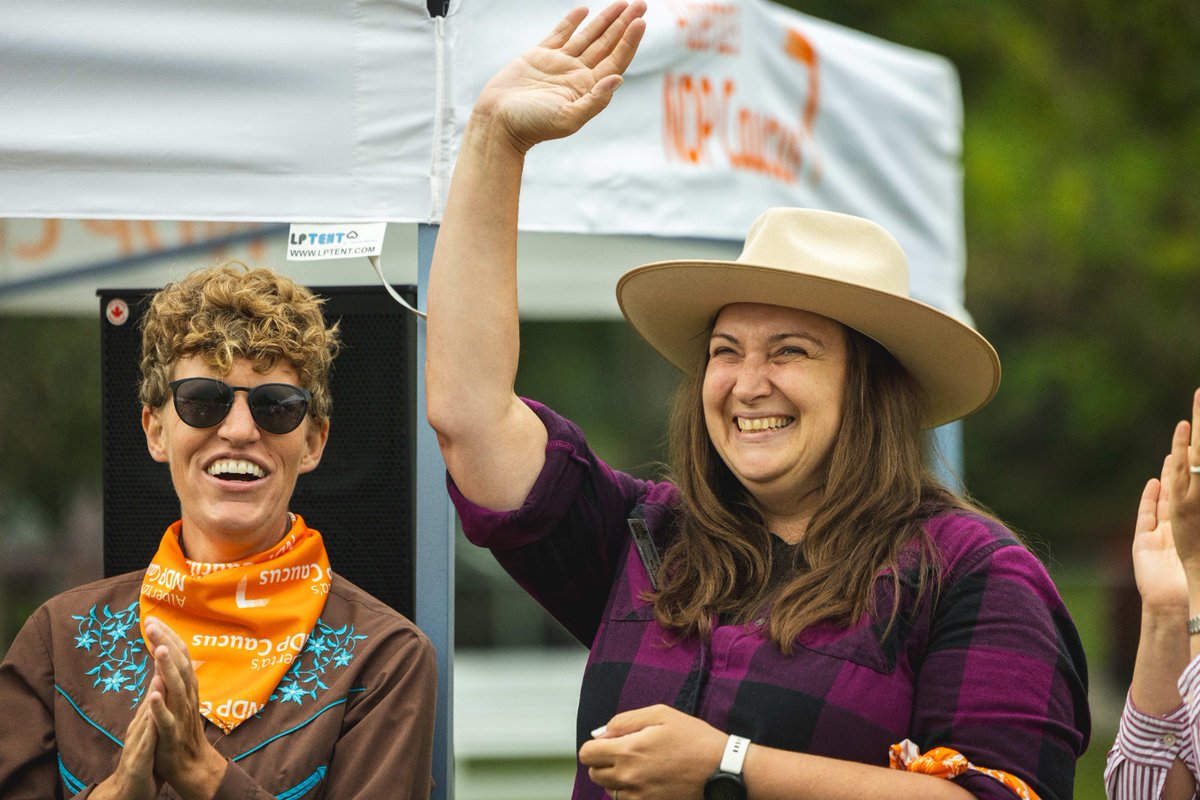 DianaBatten_'s tweet photo. Great time flipping pancakes and meeting supporters at the Alberta NDP Caucus Stampede Breakfast. First event of many for our 38-member strong Opposition!

Special thanks to Meadowlark Park Community Association for sharing your space!

#yycAcadia https://t.co/m5S4ODgr1R