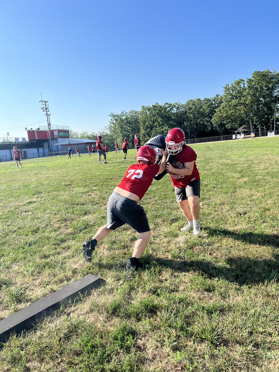 stjtigerfb's tweet photo. There is a lot of hard work going in this offseason by your 2023 Tiger Football team. #wearestjames https://t.co/Spr5gU2nKz