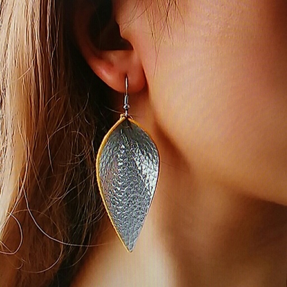 So good I had to share! Check out all the items I'm loving on <a href="/Poshmarkapp/">Poshmark</a> from <a href="/sssuper/">Susan R</a> #poshmark #fashion #style #shopmycloset #sachinbabi #zara #swankycoconut: posh.mk/cBXoL3BDnBb