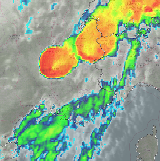 KeraunosObs's tweet photo. Les violents #orages qui concernent depuis cet après-midi un axe #Ardèche - #Savoie génèrent des pluies intenses et des grêlons de 2 à 6 cm de diamètre. L'image sat montre une convection très profonde (sommets élevés et très froids = teinte rouge). Suivi : https://t.co/SbzIIAxfoD https://t.co/UYvgckTZQV
