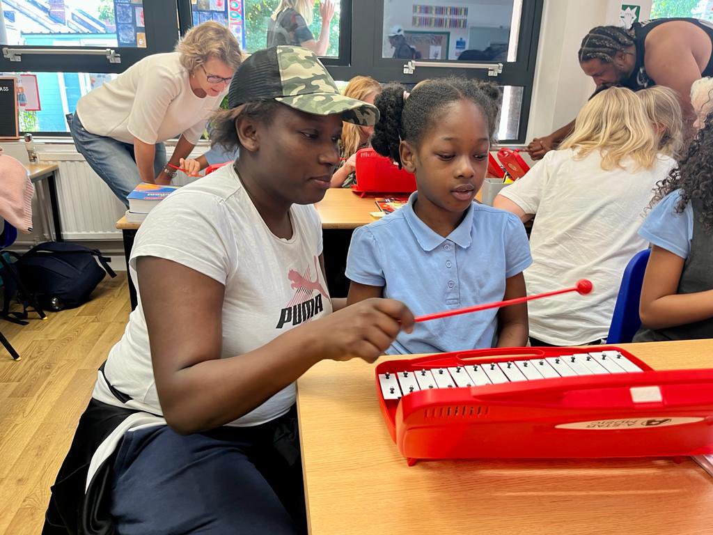 Lilac class performed brilliantly on the glockenspiels this afternoon. They played Tchaikovsky’s ‘March of the Toy Soldiers’ - then taught their parents how to play it! Well done, musicians.