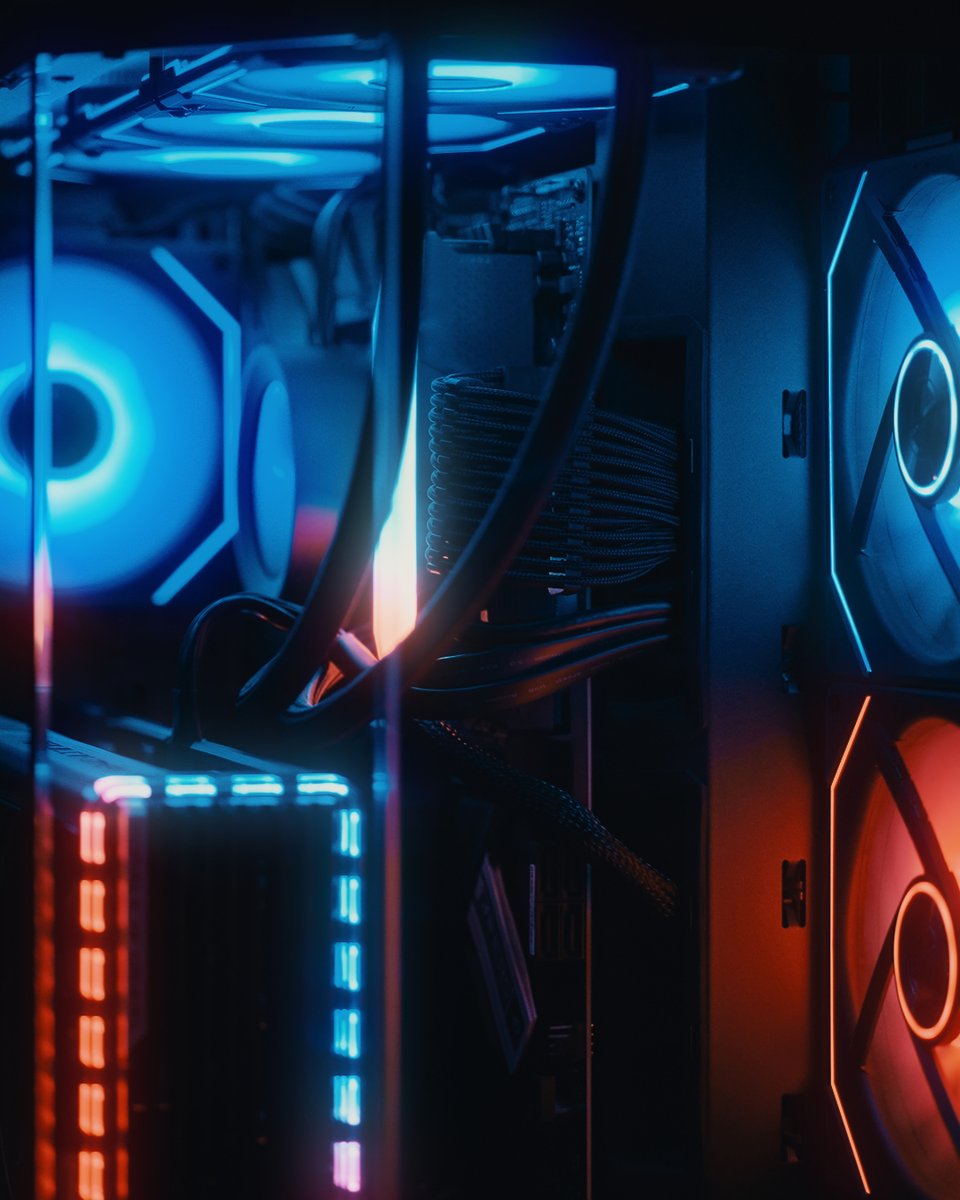 OPSYS_Gaming's tweet photo. Whether you are Team Red 🔴 or Team Blue 🔵, always be Team OP 🏆

Customise your dream @hytebrand Y60 Gaming system today with the industry's best PC design tool: https://t.co/pASMiQnxPH

#Hyte #HyteY60 #HyteY60Build #CustomPC #PCBuild #PCBuilds #PCSetup #GamingPC #PCGaming #PCGamer #GamerPC #pcmr #gamingsetup #gamingroom #PCMasterRace #GamingPCs #WatercooledPC #prebuildpc