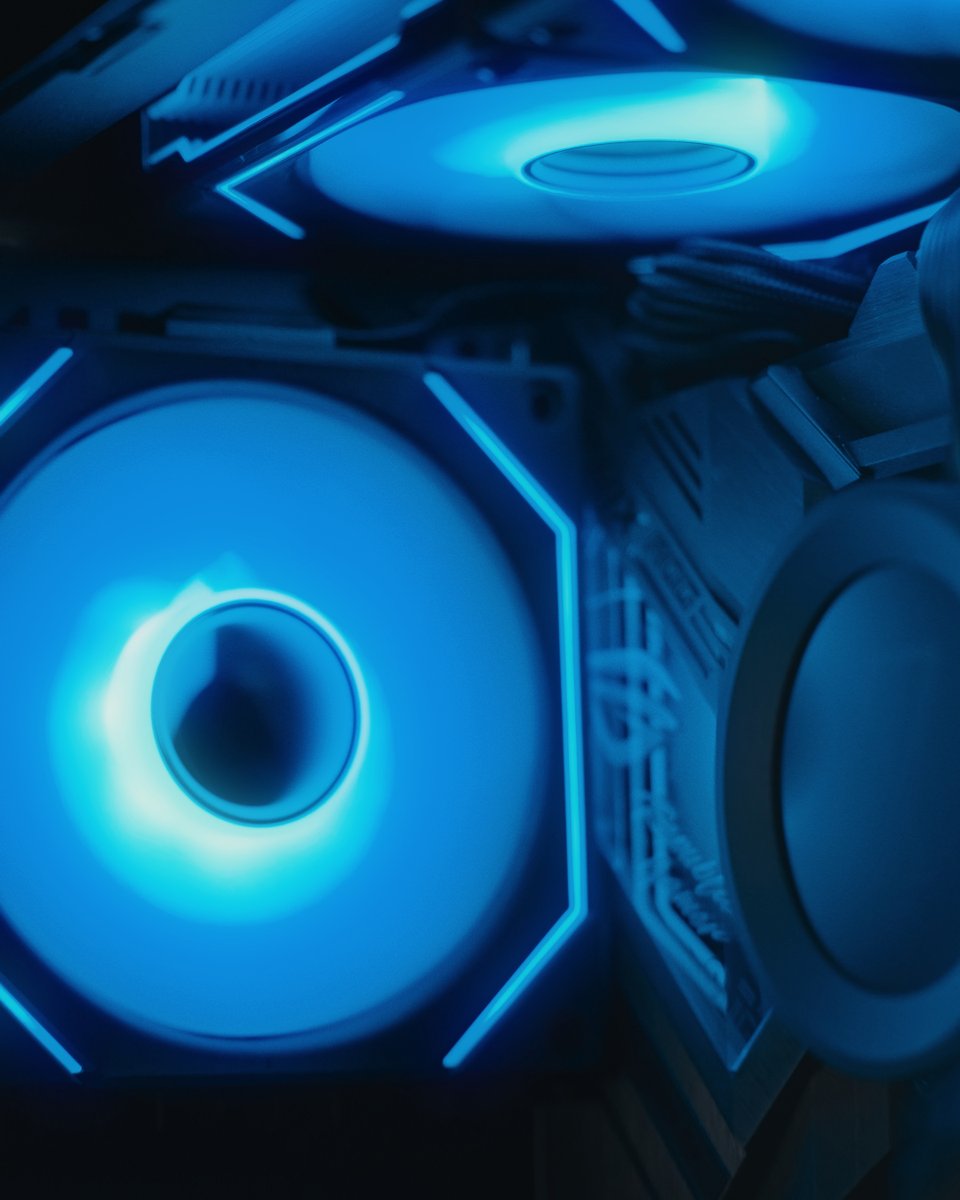 OPSYS_Gaming's tweet photo. Whether you are Team Red 🔴 or Team Blue 🔵, always be Team OP 🏆

Customise your dream @hytebrand Y60 Gaming system today with the industry's best PC design tool: https://t.co/pASMiQnxPH

#Hyte #HyteY60 #HyteY60Build #CustomPC #PCBuild #PCBuilds #PCSetup #GamingPC #PCGaming #PCGamer #GamerPC #pcmr #gamingsetup #gamingroom #PCMasterRace #GamingPCs #WatercooledPC #prebuildpc