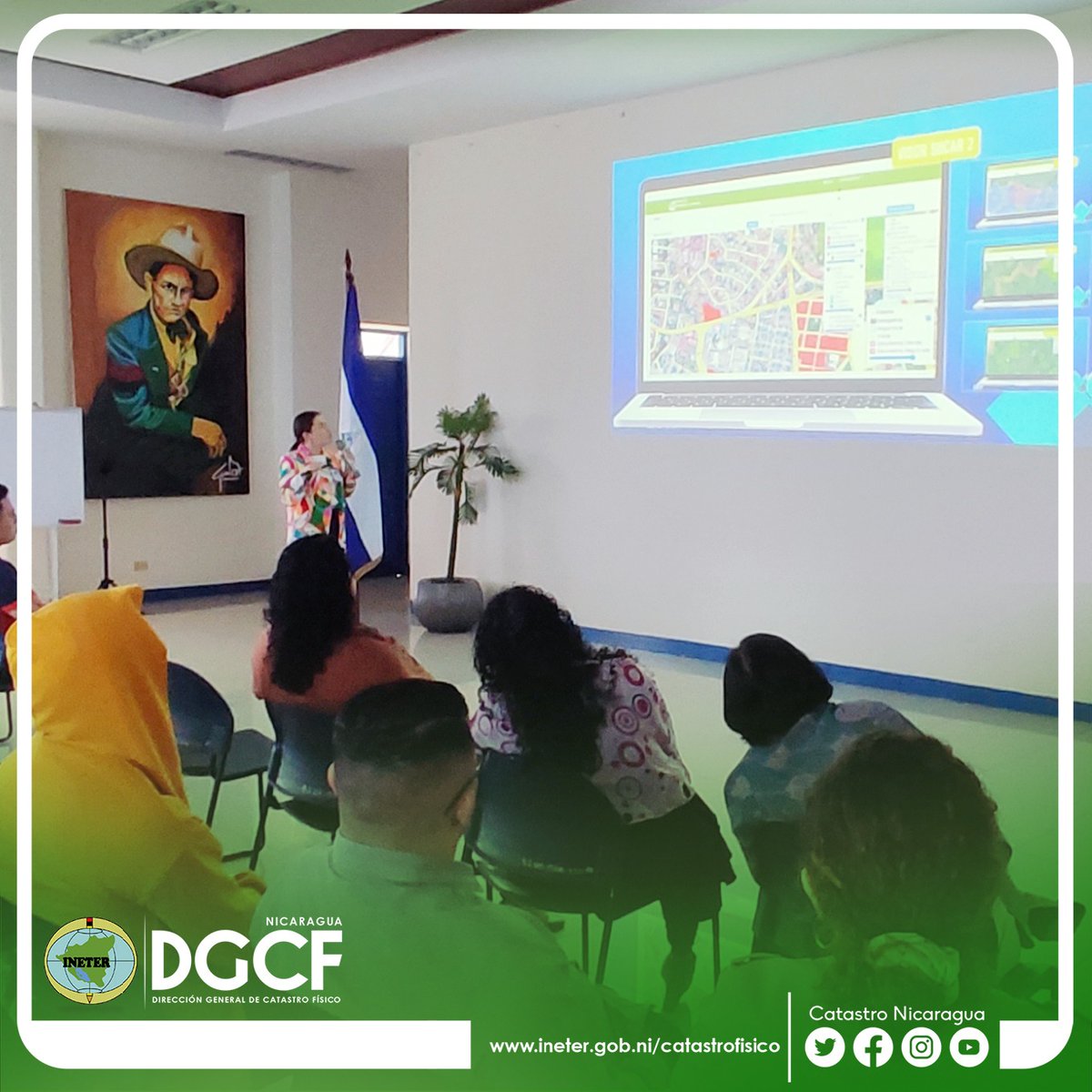 #Nicaragua Hoy, la Cra. Karen Bonilla, Directora de la DGCF, realizó la presentación de la conferencia  “Evolución y Modernización del Catastro Físico Nacional”, en el marco del Diplomado de Tramitación Registral y Catastral, donde participan servidores públicos del SINARE.