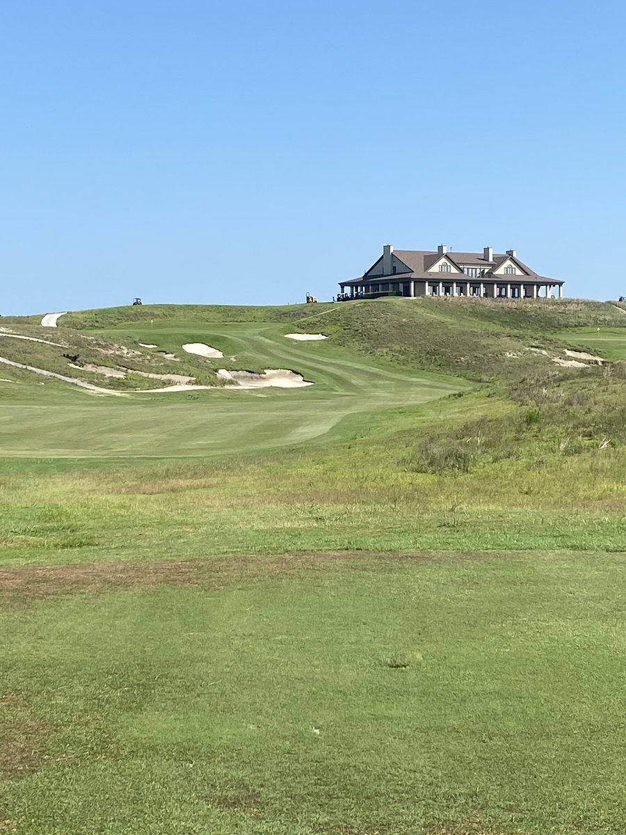 wechasescratch0's tweet photo. We were lucky to have an opportunity to play Bulls Bay today.  @chasingscratch0 another Strantz with Tobacco Road vibes if you haven’t been.  Maybe run into craiggers again…. #lucky #vacation # birdiebros https://t.co/WU4YJQORCO