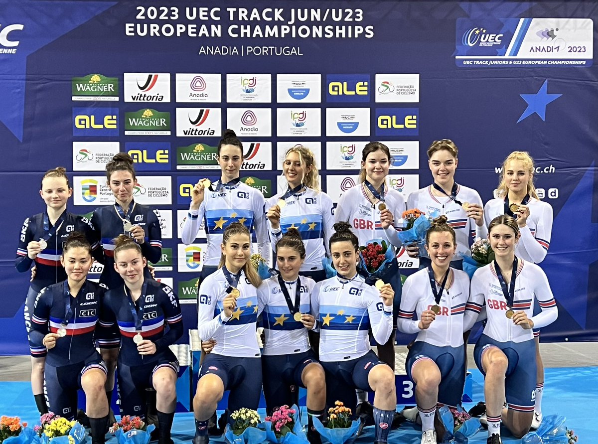 #Eurotrack23🥈Médaille d’argent pour les U19 femme en poursuite/équipe (Demay, Tabu, Mahieu, Dupin) <a href="/YannLBC/">Yann Le Boudec</a>