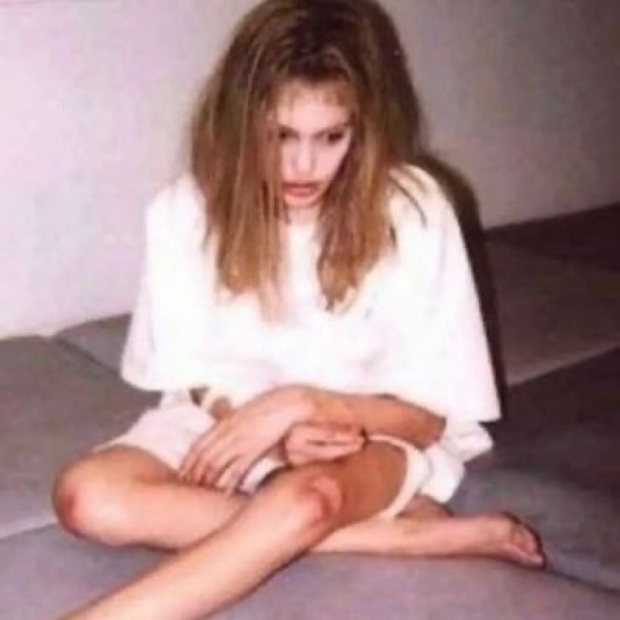 specttrevisions's tweet image. ⠀
⠀
                  perdón 

⠀⠀