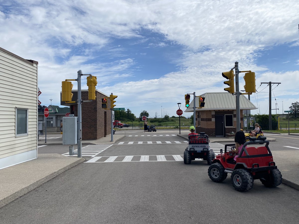 PeelKidsSafety's tweet photo. What a beautiful day for our 1st Open to the Public day! Thanks so much to the awesome families who joined us! We still have space for Aug 8th! Head to https://t.co/FfvDea8X8N for more info & to reserve your spot before it fills up! #bikesafety #pedestriansafety #communitycops https://t.co/fPEy5tOjle