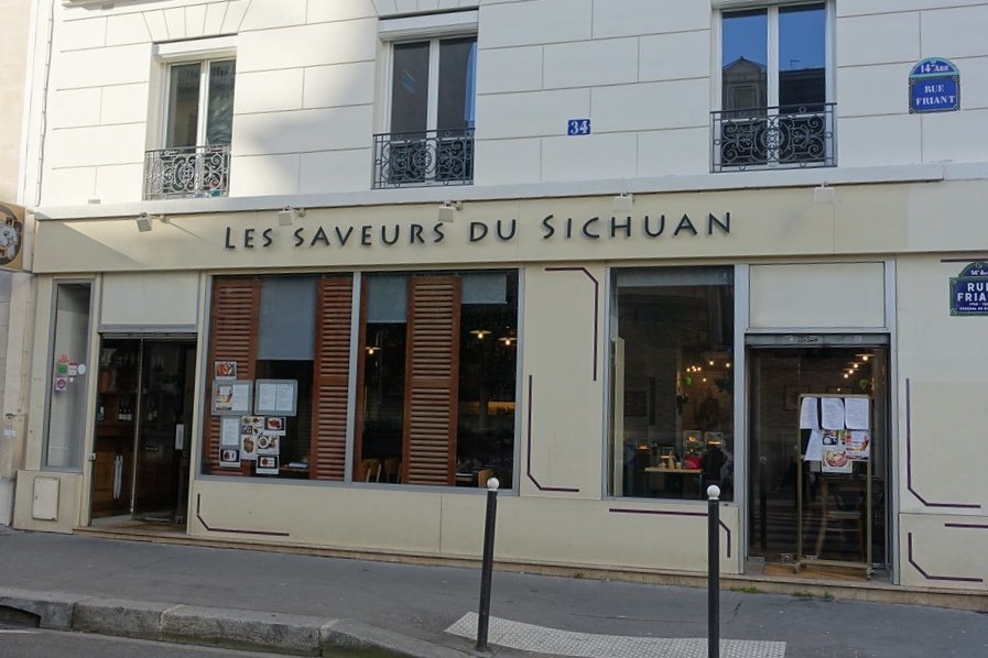Bien écrit, étayé, le guide très "subjectif" et bourré d'humour de <a href="/ManuPayetOff/">Manu Payet</a> @Carodemaigret <a href="/ZazieTavitian/">M</a> &amp; Gwilherm de cerval.
Bien sûr Le Duc, mais surtout A mi chemin, MoSuke, les saveurs du Sichuan et mon préféré Papa Yoyo.
Le 14ème gourmand a du talent. <a href="/MairieParis14/">Mairie du 14e</a>
