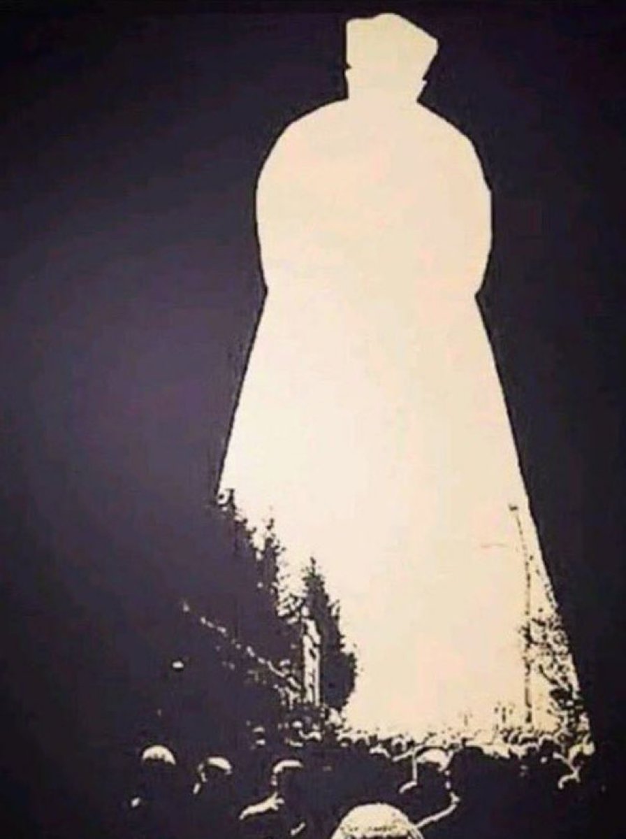 Cennetin özlediği âlimler , bir “ gül” kervanıyla hicret ederler … Ölen âlim değil, alemdir. 
Rabbim Rahmet eylesin