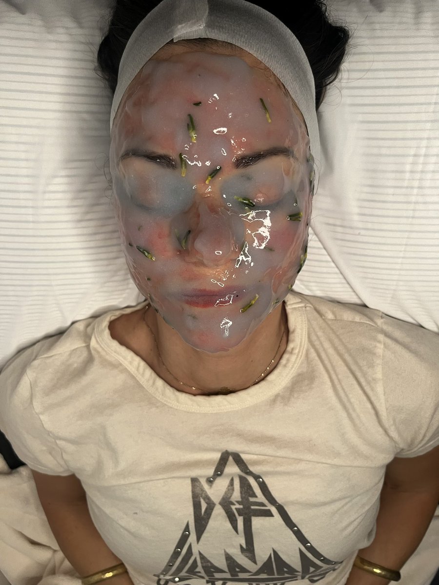 everythingbody_'s tweet photo. Everything Microneedling Facial🤍

#yycbeauty #calgary #yyc #yyccalgary #calgary_yyc #calgaryesthetics #calgaryesthetician #yycesthetician #microneedling #calgarymicroneedling #yycmicroneedling  #calgaryalberta #microneedlingtherapy #collageninductiontherapy https://t.co/fbmwmycPVs