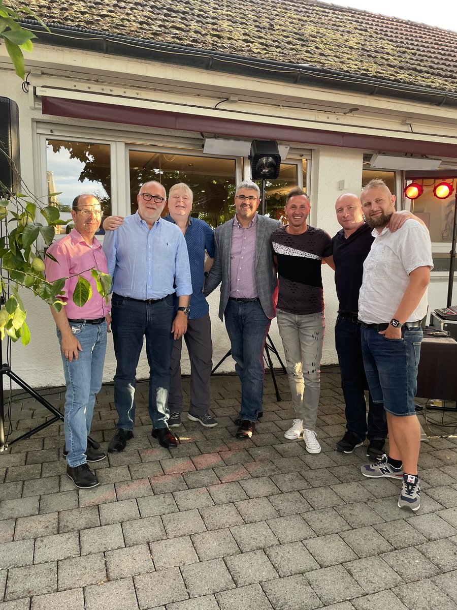 Sommerfest beim ASB in Ludwigsburg! ☀️
Heute wird gefeiert! 🎉 🍾 Vielen Dank an alle Kolleginnen und Kollegen für die tolle und engagiert Arbeit. 🙏 

#ASBBaWü #asbbw #ASB #Ludwigsburg #Pflege #Rettungsdienst #Pflege 
#ErsteHilfe #Wertschätzung #Mitarbeiter