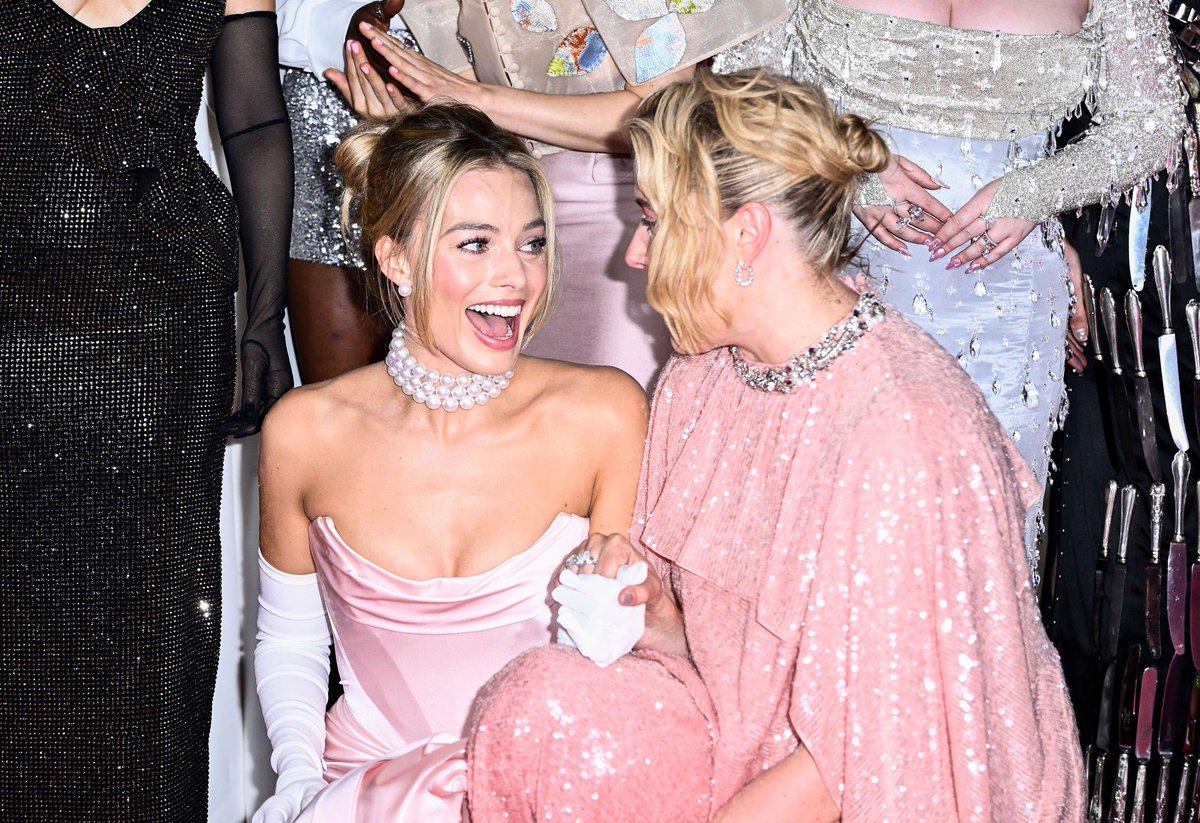 Margot Robbie Brasil · Mídias tweet media