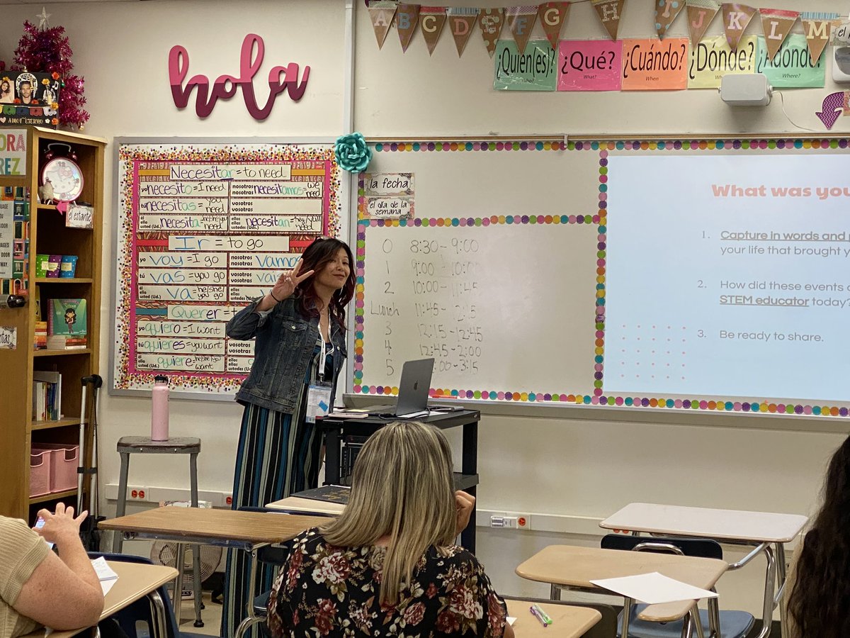 CitiCoach's tweet photo. Rocking it like I know she does, @MsFarinas is walking us through her STEM Journey. LOVED the @OurVoiceAll shoutout.
#OVAFam #MultiplePerspective #LITEConference https://t.co/9yjYg5NIqc