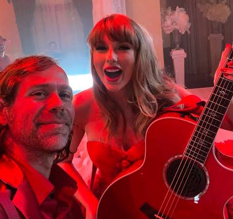 midnightstrack2's tweet photo. this duo gave us cardigan, when emma falls in love, my tears ricochet, seven, hoax, would’ve could’ve should’ve, champagne problems, ivy, cowboy like me, hits different, right where you left me, the 1, tolerate it, evermore, marjorie, the great war + so many more masterpieces https://t.co/wAVC74YR5r