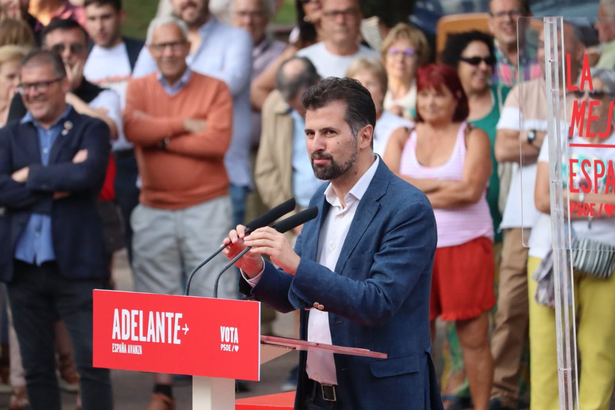 📍Acto público con <a href="/patxilopez/">patxilopez</a> en #Burgos

🗣<a href="/luistudanca/">Luis Tudanca</a>: "No hay nadie en este país que tenga más motivos para ir a votar el próximp 23-J que las mujeres"

🌹#VotaPSOE